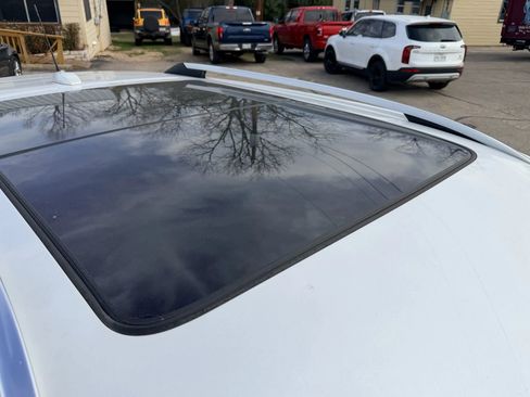 Used 2016 Cadillac SRX Luxury image 5