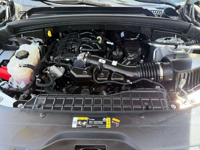 Used 2023 Jeep Grand Cherokee L Limited AWD/4WD image 22