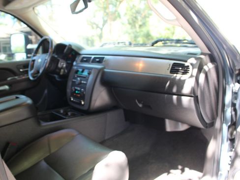 Used 2013 Chevrolet Silverado 2500 LTZ w/ LTZ Plus Package AWD/4WD image 16