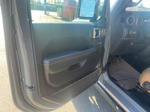 Used 2021 Jeep Wrangler Unlimited Rubicon 4xe image 19