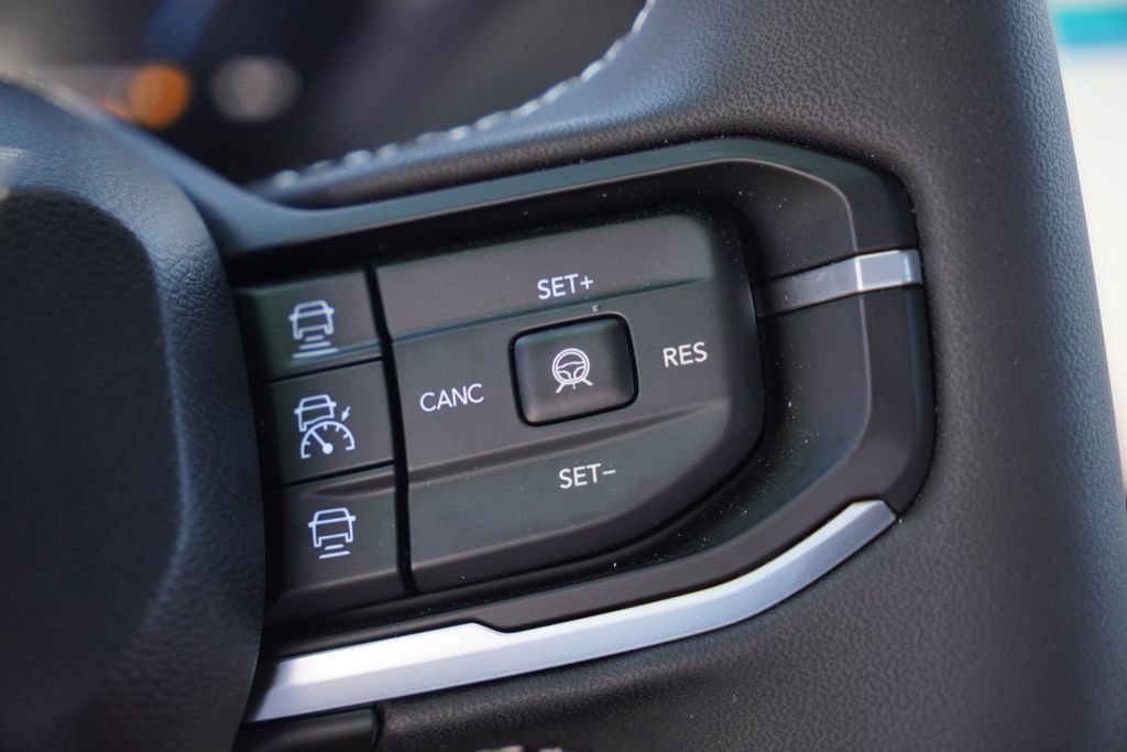 Used 2026 Jeep Cherokee Overland AWD/4WD image 23