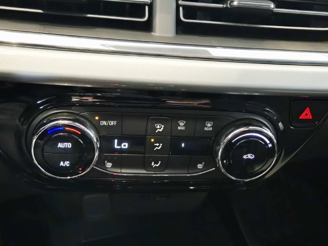 New 2026 Chevrolet Trax LT w/ Driver Confidence Package FWD image 20