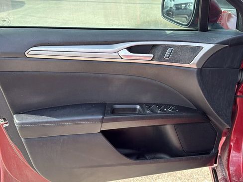 Used 2019 Ford Fusion SE image 5