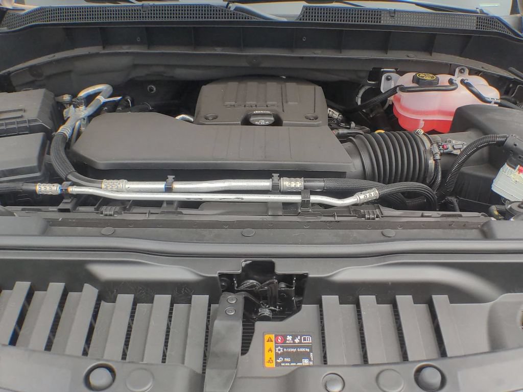 Used 2023 Chevrolet Silverado 1500 LT AWD/4WD image 30