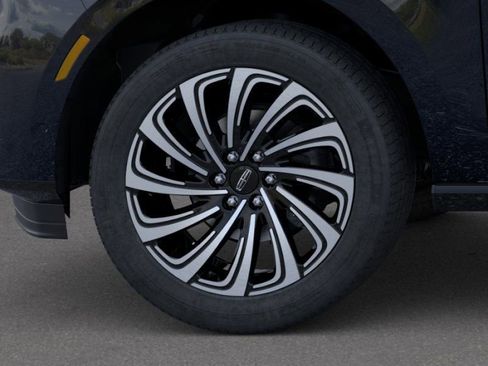 New 2025 Lincoln Navigator Black Label image 19