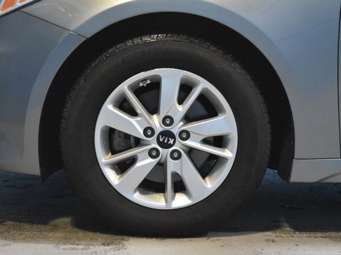 Used 2018 Kia Optima LX image 23