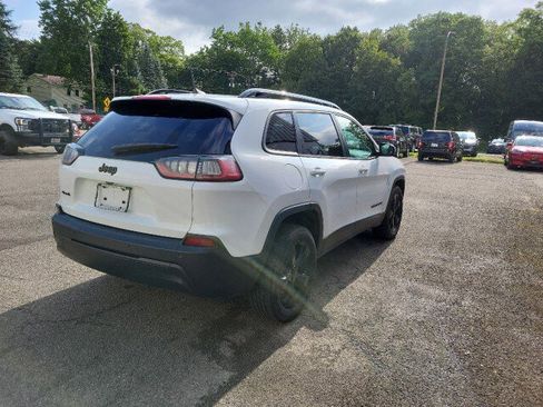 Used 2019 Jeep Cherokee Latitude Plus image 6