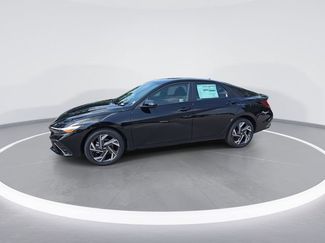 New 2025 Hyundai Elantra SEL video 4