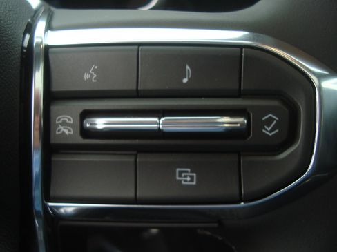 New 2026 GMC Canyon Elevation w/ Convenience Package image 12