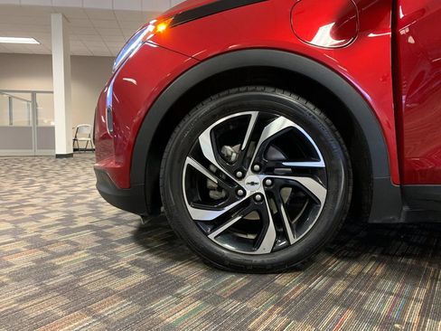 Used 2023 Chevrolet Bolt LT w/ Infotainment Package FWD image 37
