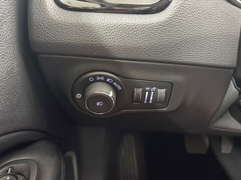 Used 2020 Jeep Compass Latitude image 17