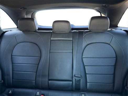 Used 2018 Mercedes-Benz GLC 300 w/ Premium Package image 16