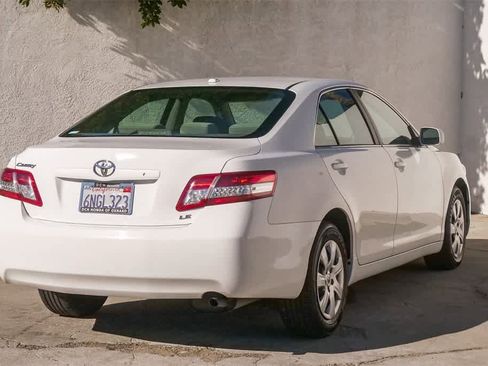 Used 2011 Toyota Camry LE image 7