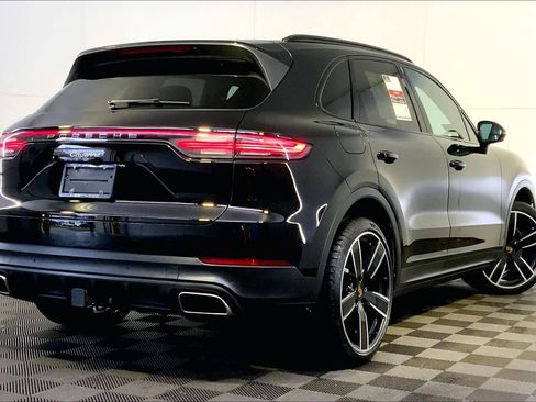 Used 2022 Porsche Cayenne image 14