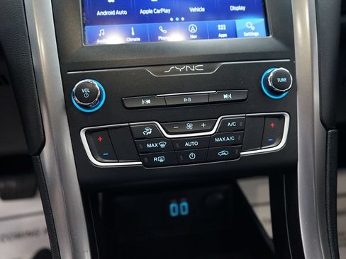 Used 2020 Ford Fusion SE FWD image 35