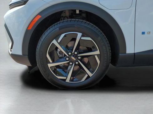 Used 2026 Chevrolet Equinox EV LT FWD image 25