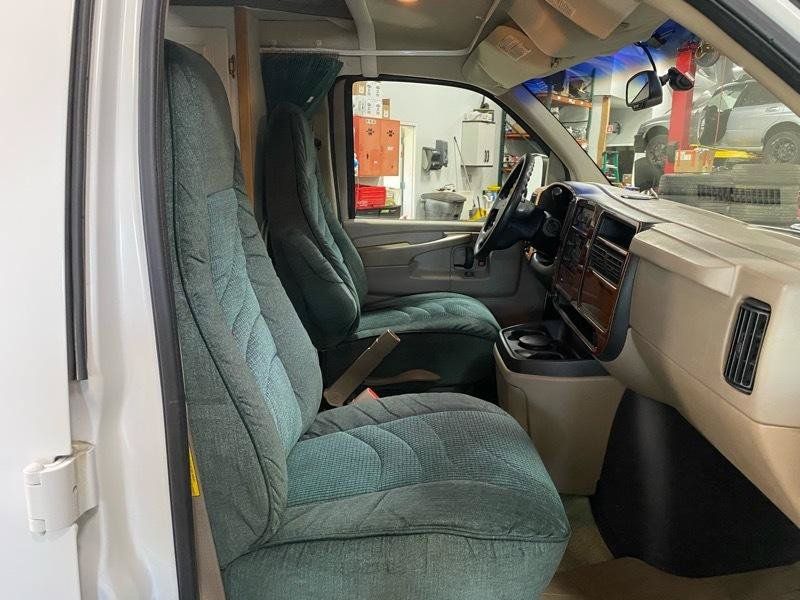 Used 2003 Chevrolet Express 3500 Extended RWD image 19