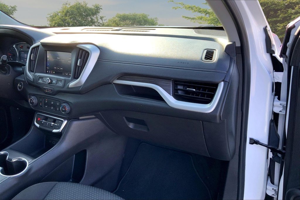Used 2024 GMC Terrain SLE FWD image 25