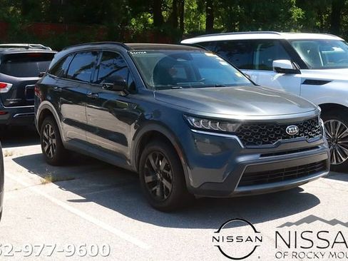 Used 2021 Kia Sorento S w/ Panoramic Sunroof Package AWD/4WD image 2