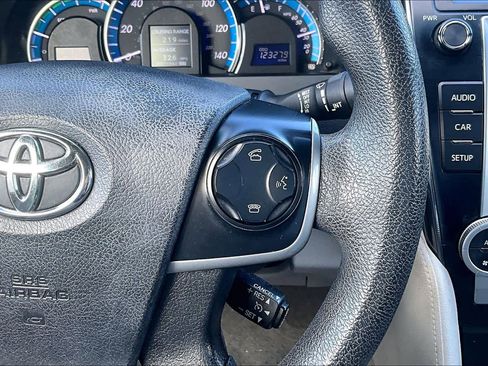 Used 2014 Toyota Camry LE image 25