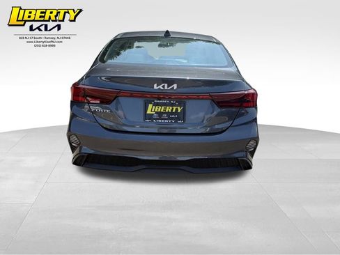 Used 2023 Kia Forte LXS FWD image 6