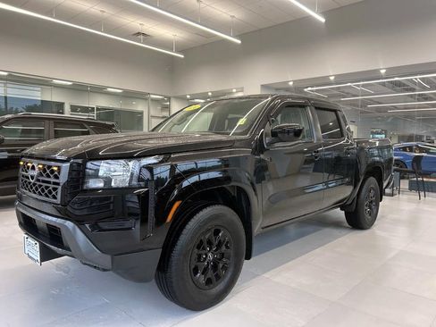 Used 2024 Nissan Frontier SV w/ Technology Package AWD/4WD image 7
