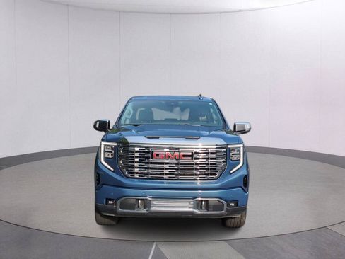 Used 2025 GMC Sierra 1500 Denali w/ Denali Reserve Package AWD/4WD image 8