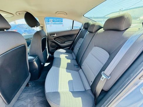 Used 2017 Kia Forte S w/ S Technology Package image 12