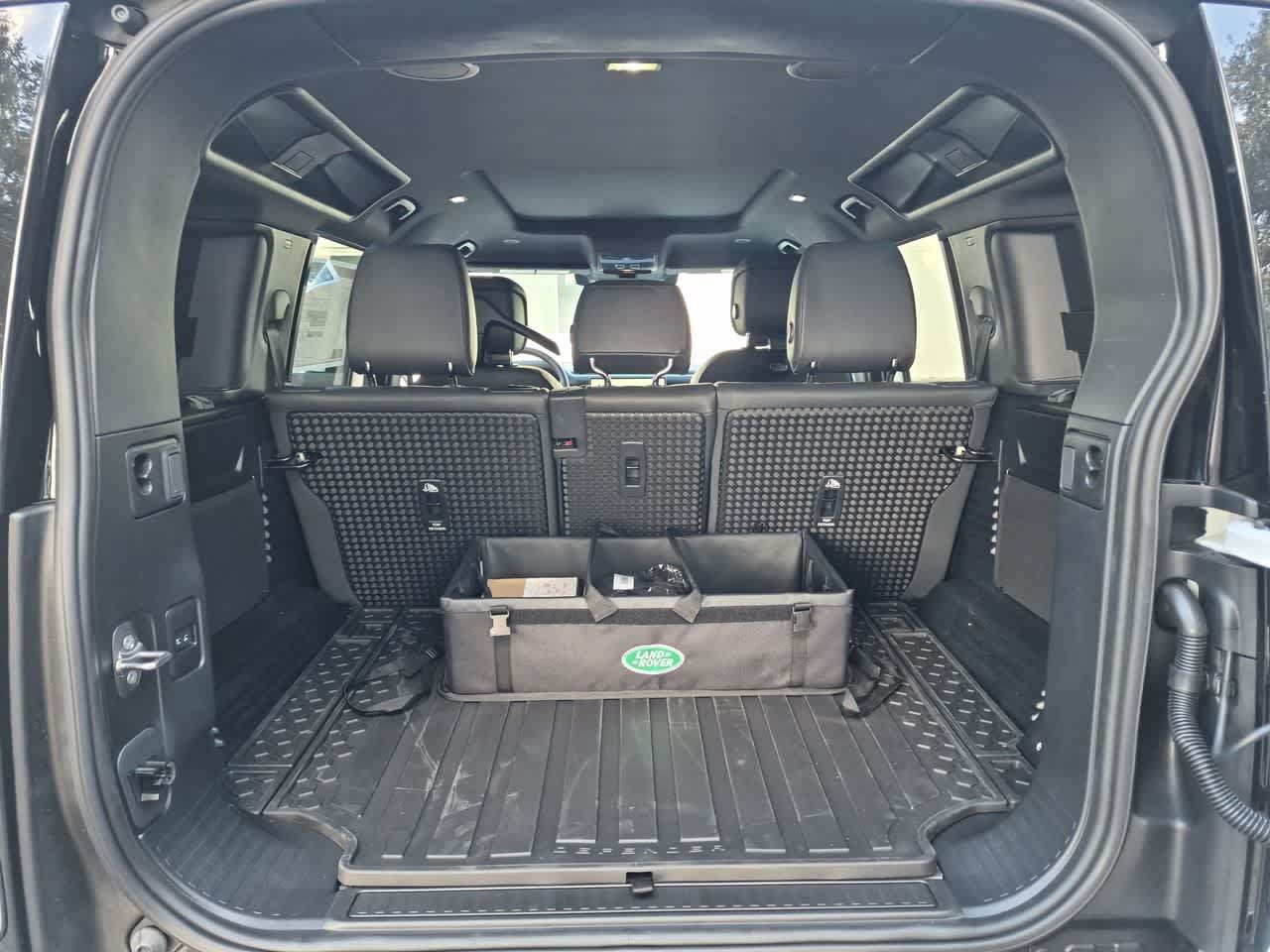 New 2026 Land Rover Defender 110 X-Dynamic SE AWD/4WD image 34