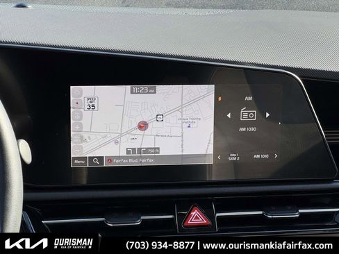 Used 2023 Kia Niro EX Touring image 3