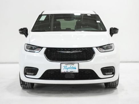 New 2026 Chrysler Pacifica Select FWD image 3