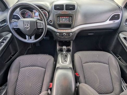 Used 2017 Dodge Journey SE w/ Flexible Seating Group image 13