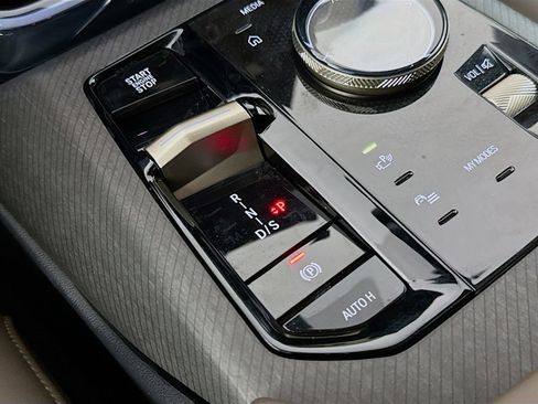 Used 2025 BMW X3 xDrive30i w/ Premium Package image 16