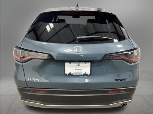 Certified 2025 Honda HR-V Sport image 5