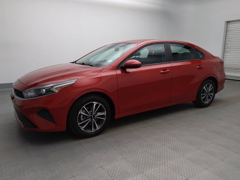 Used 2024 Kia Forte LXS FWD image 2