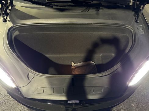 Used 2023 Tesla Model X image 23