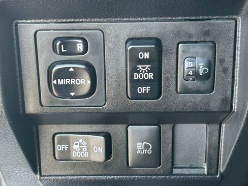 Used 2019 Toyota Tundra SR5 w/ SR5 Upgrade Package RWD image 21