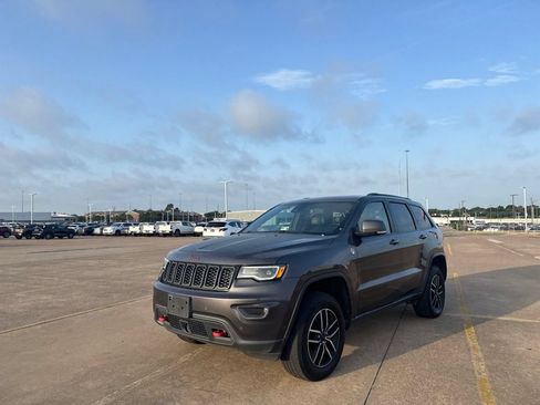 Used 2021 Jeep Grand Cherokee Trailhawk w/ Trailhawk Luxury Group AWD/4WD image 6