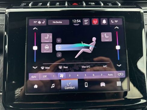 Certified 2025 Jeep Grand Cherokee Altitude AWD/4WD image 17