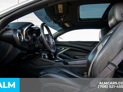 Used 2017 Chevrolet Camaro LT image 10