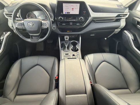 Used 2026 Toyota Highlander XLE AWD/4WD image 13