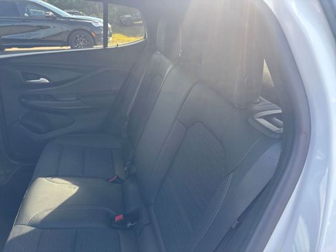 Used 2025 Buick Envista Preferred image 36