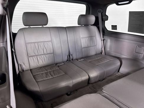 Used 2007 Toyota Land Cruiser image 29