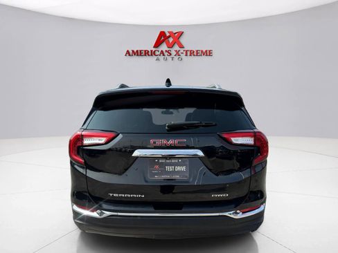 Used 2022 GMC Terrain SLT w/ Infotainment Package II AWD/4WD image 4
