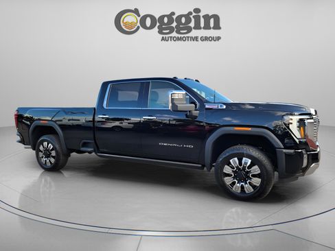 New 2026 GMC Sierra 3500 Denali w/ Denali Reserve Package image 14