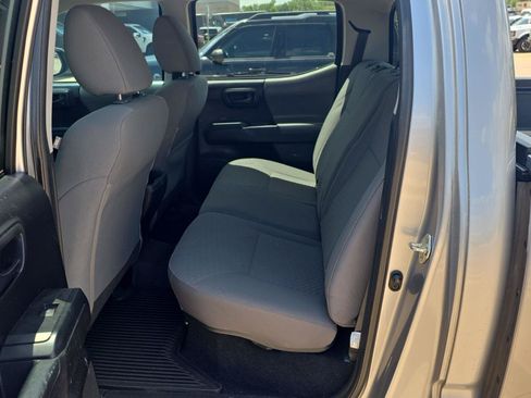 Used 2020 Toyota Tacoma SR AWD/4WD image 12