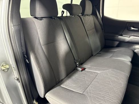 Used 2017 Toyota Tacoma TRD Sport w/ Tow Package (A/T) image 15