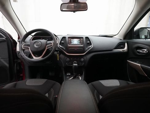 Used 2017 Jeep Cherokee Sport w/ Cold Weather Group image 5