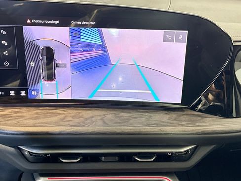 Used 2025 Audi Q5 Premium w/ Convenience Package image 13