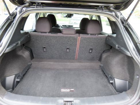 Used 2021 Nissan Rogue Sport S image 19